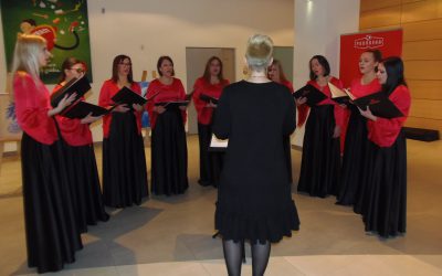 Prigodni program  i otvorenje izložbe  povodom Dana žena