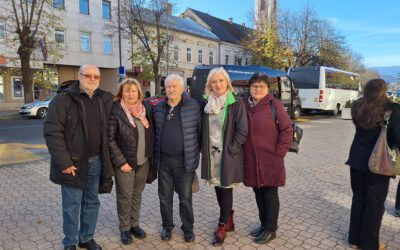 Članovi KUD-a Podravka u Otočcu na zatvaranju 40. Susreta likovnih stvaralaca i izložbi