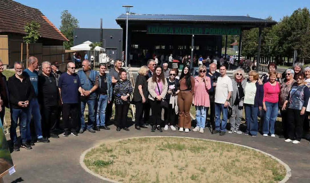Članovi KUD-a Podravka, Likovne sekcije “Podravka 72” na humanitarnoj likovnoj koloniji u Kloštru Podravskom